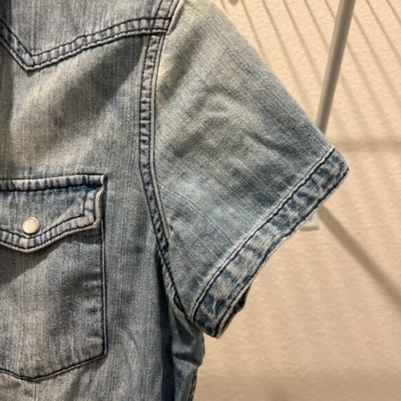 Levi’s Western Vintage Denim Button Down Shirt Size XS - Picture 3 of 5
